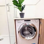 Cozy 2rm With 2xworkspace Διαμέρισμα