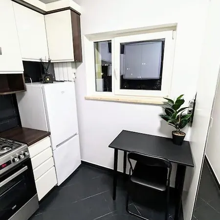 Cozy 2rm With 2xworkspace *